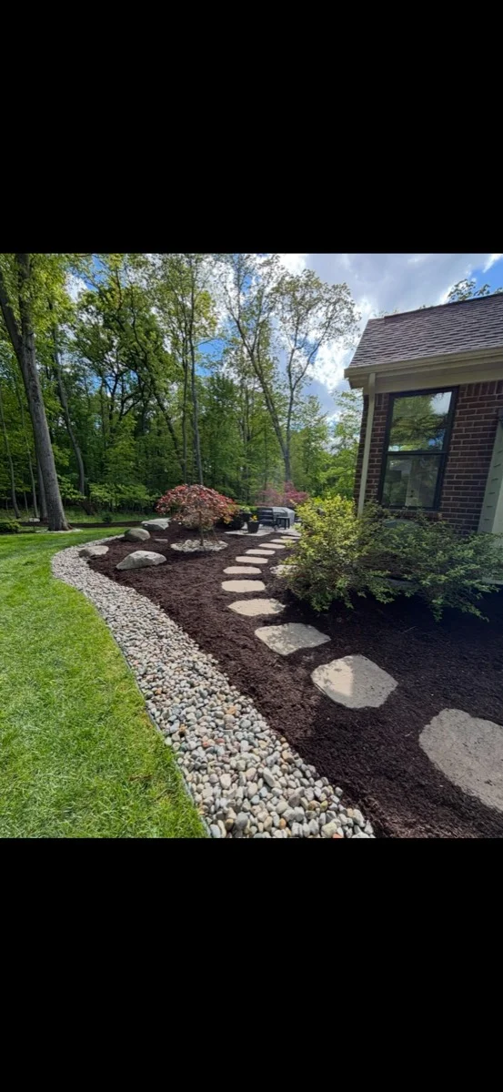 Mulch work in progress in Milford, MI